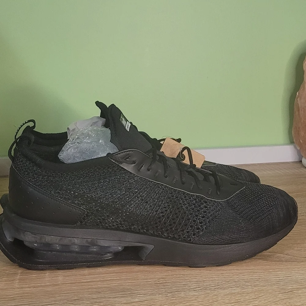 Nike Air Max Flyknit Racer Men's Black Athletic Shoe NWT 13 - Picture 8 of 10